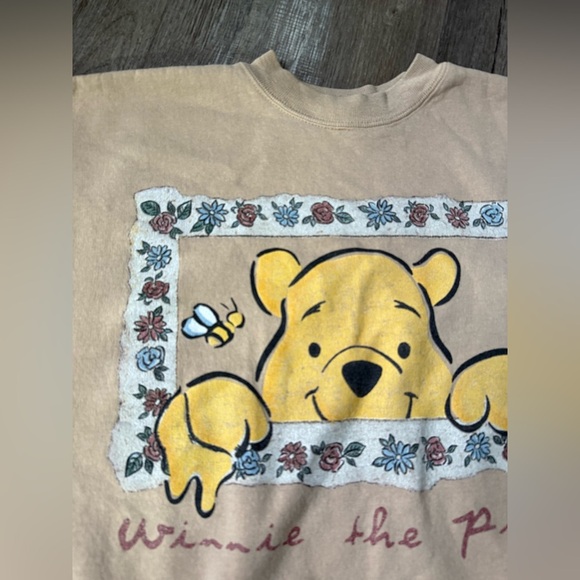 VTG Disney Winnie The Pooh Bear Sweatshirt Crewneck Graphic Beige Tan Size M - Picture 3 of 11